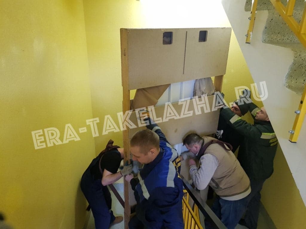 Подъем мраморной столешницы на 13 этаж